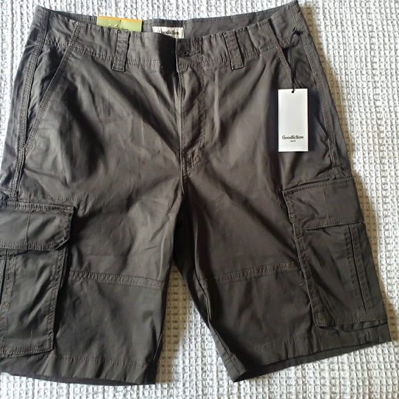 Brand new Men's Goodfellow brand cargo shorts, size 34, gray - Picture 1 of 8